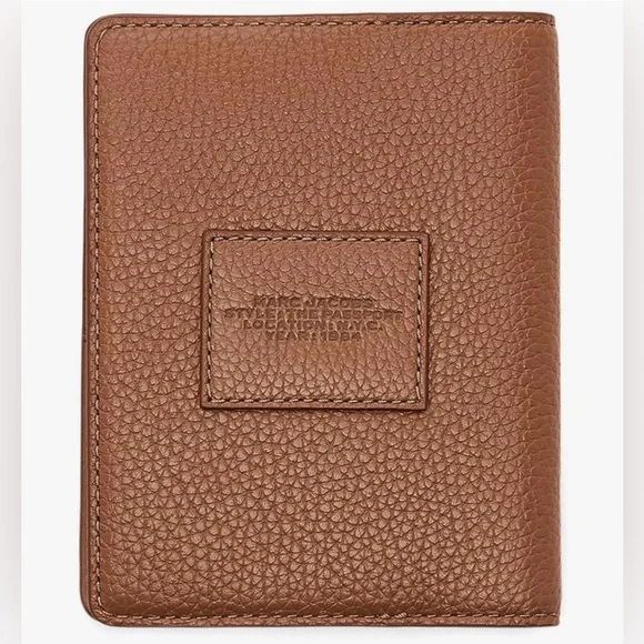 Marc Jacobs Tan Leather Passport Cover - Picture 2 of 3